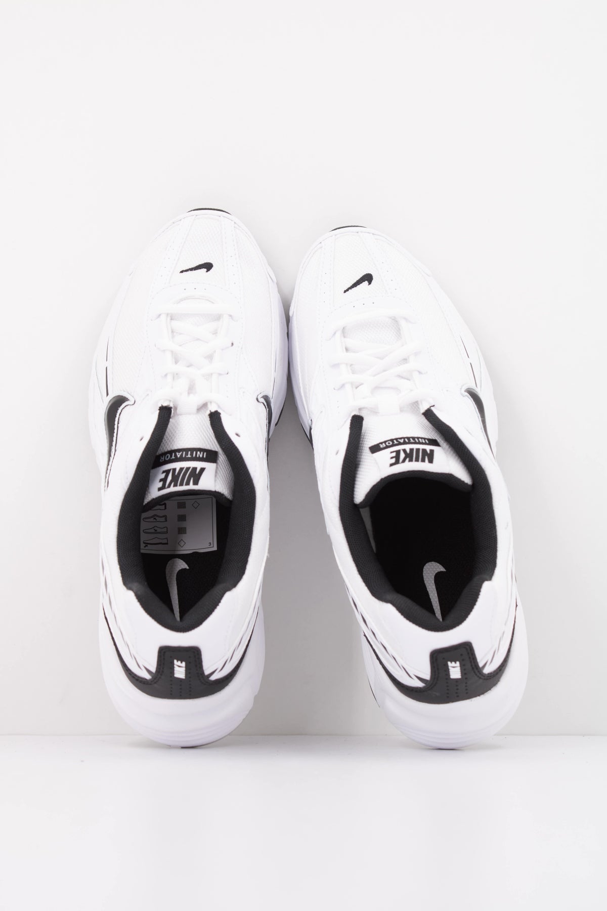 NIKE NIKE INITIATOR en color BLANCO (3)