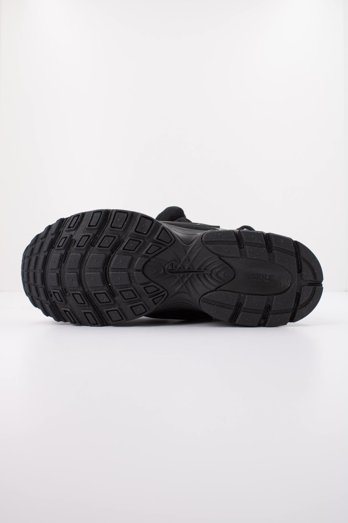 NIKE NIKE V5 RNR en color NEGRO (5)