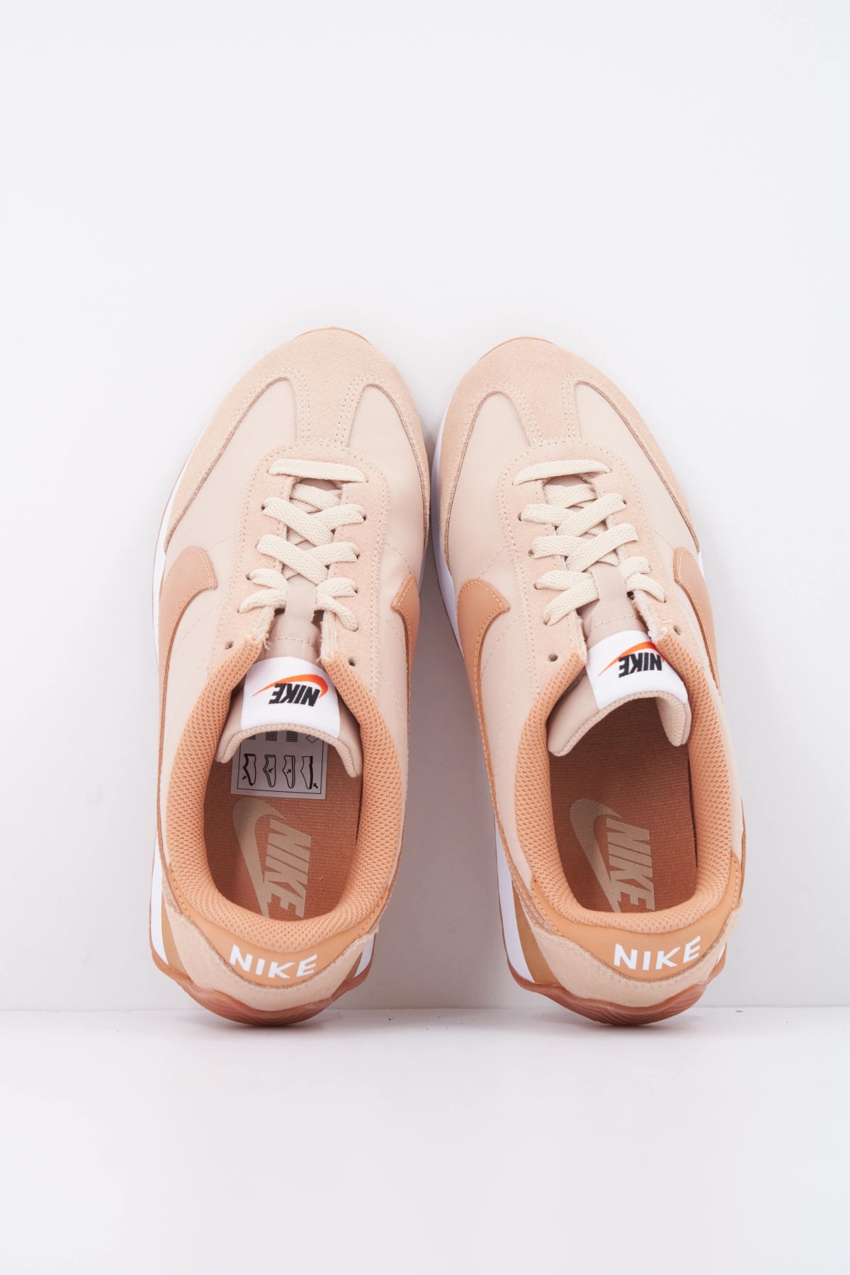 NIKE W NIKE PACIFIC en color NUDE (3)