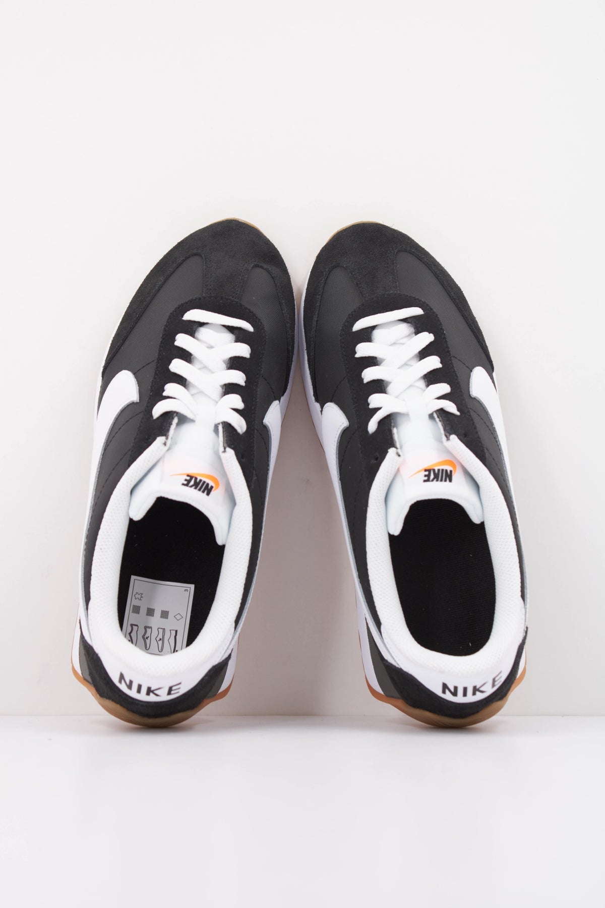 NIKE NIKE PACIFIC en color NEGRO (3)