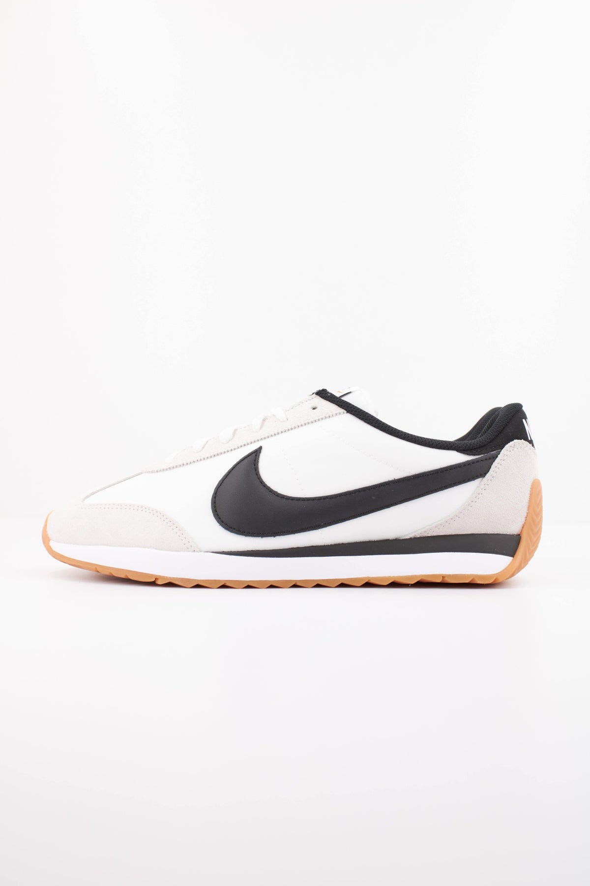 NIKE NIKE PACIFIC en color BLANCO (1)