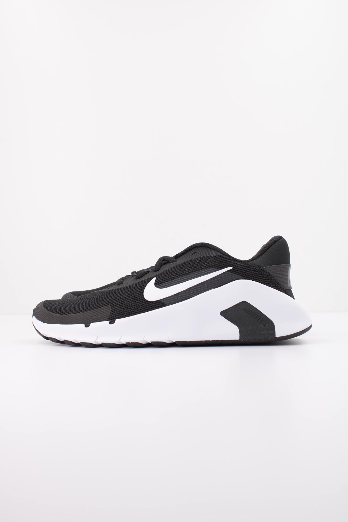 NIKE W NIKE FLEX TRAIN en color NEGRO (1)