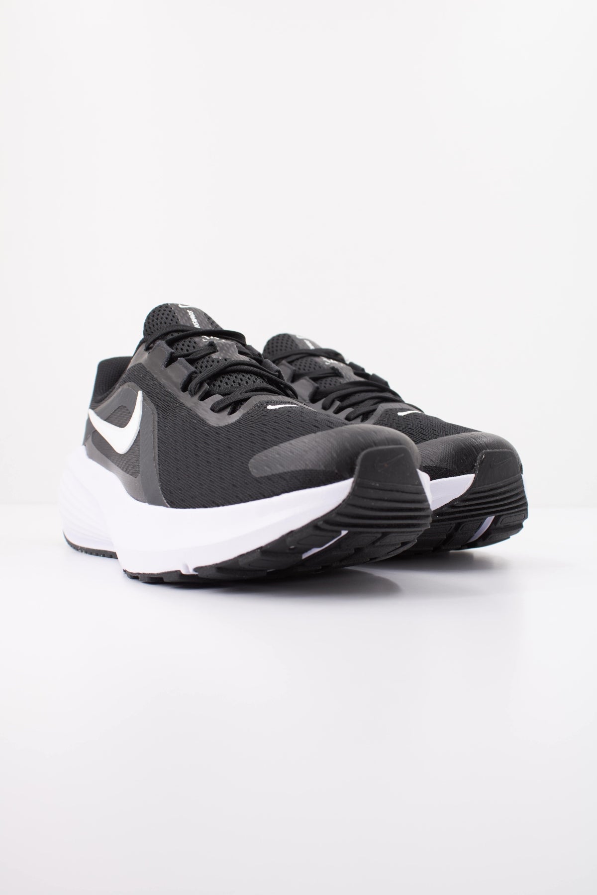 NIKE NIKE DOWNSHIFTER 14 en color NEGRO (2)
