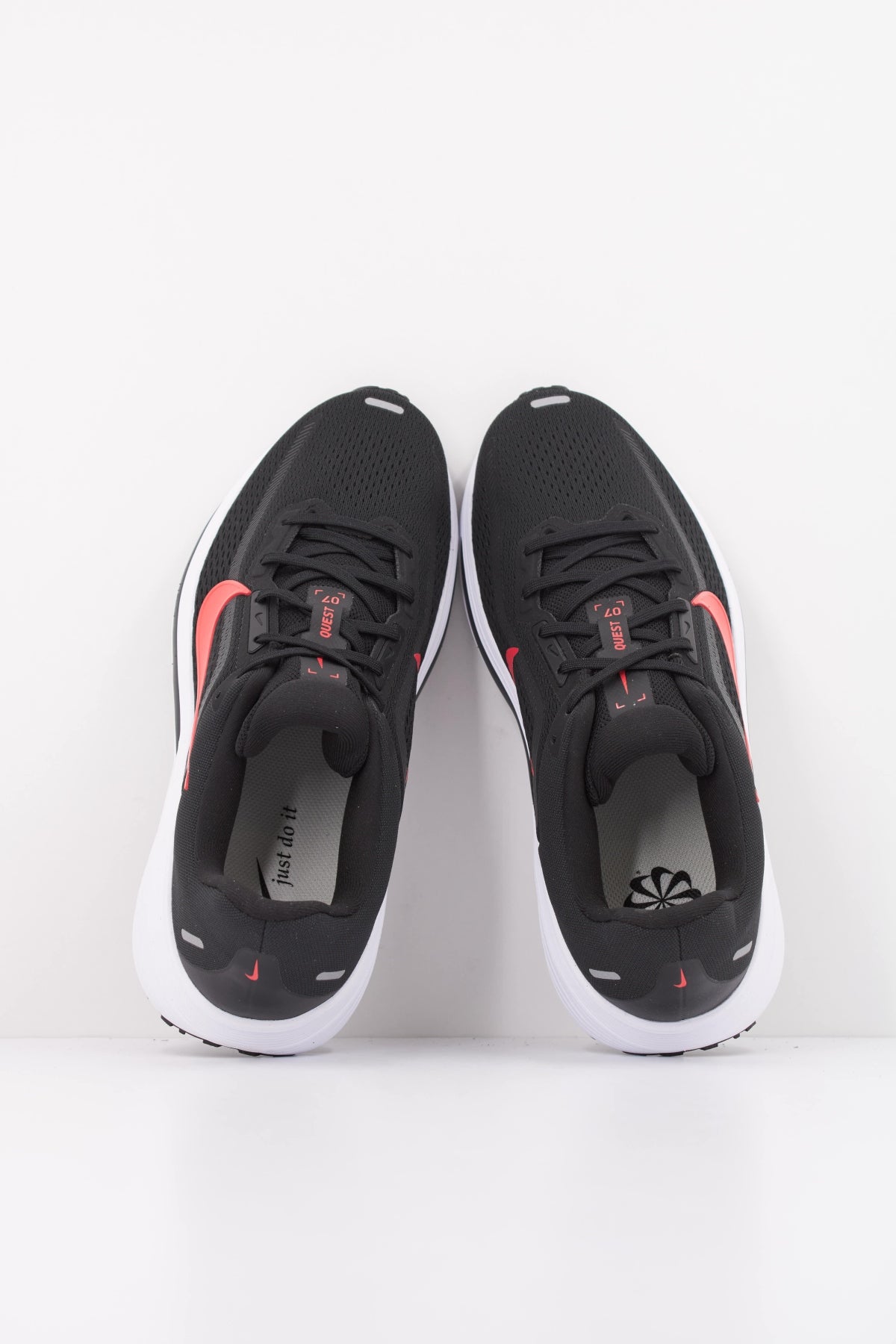 NIKE NIKE QUEST 7 en color NEGRO (3)
