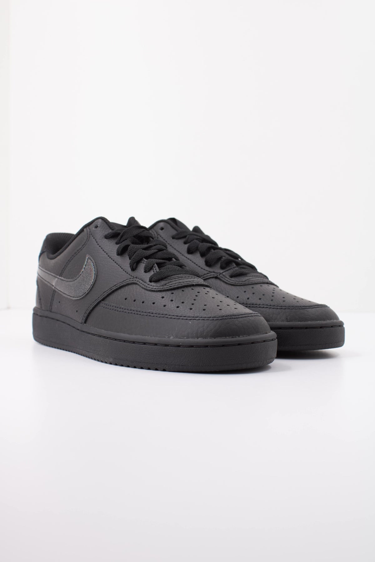 NIKE WMNS NIKE COURT VISION LOW en color NEGRO (2)