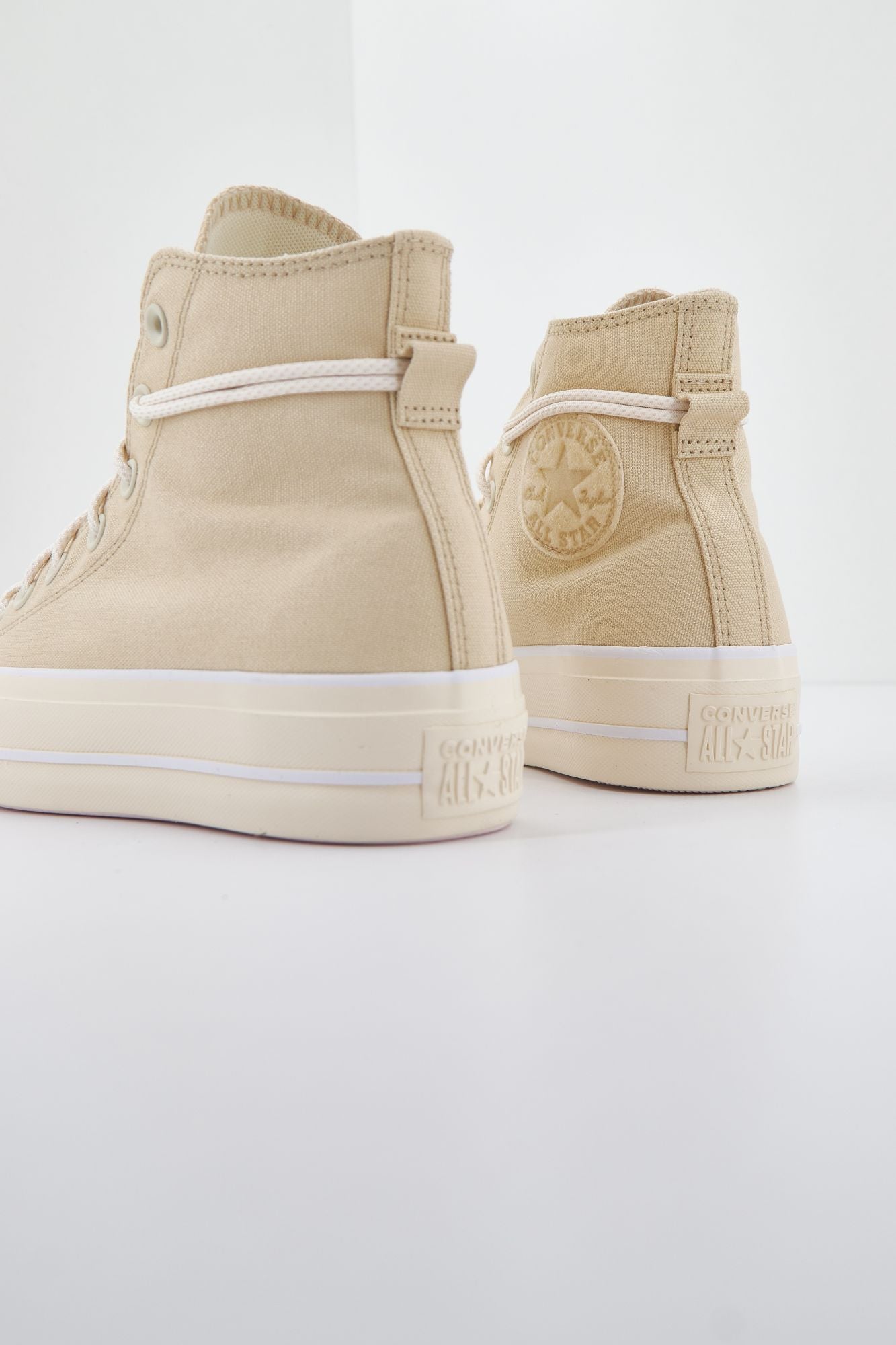 CONVERSE CHUCK TAYLOR ALL STAR LIFT HI en color BEIS (3)