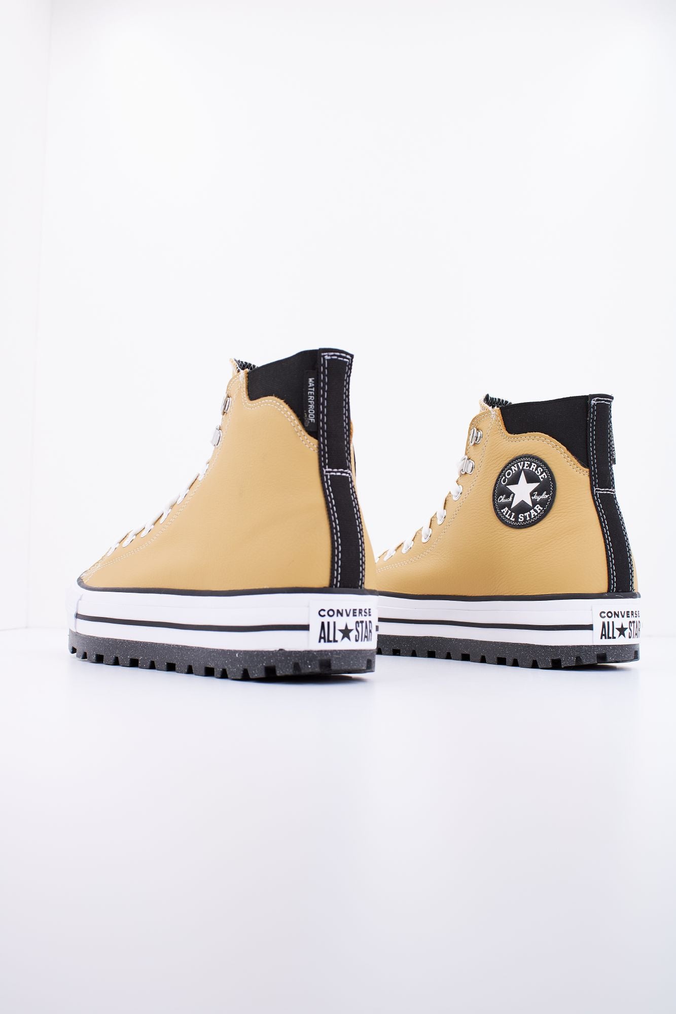 CONVERSE CHUCK TAYLOR ALL STAR CITY TREK WP HI en color AMARILLO (3)