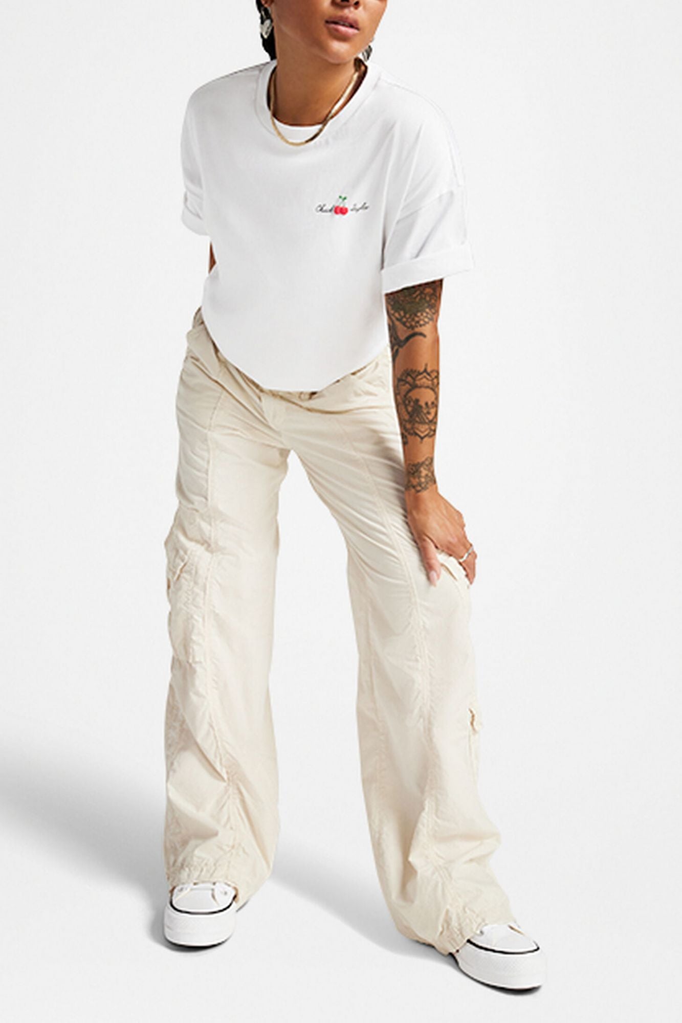 CONVERSE OVERSIZED CHERRY T-SHIRT en color BLANCO (4)