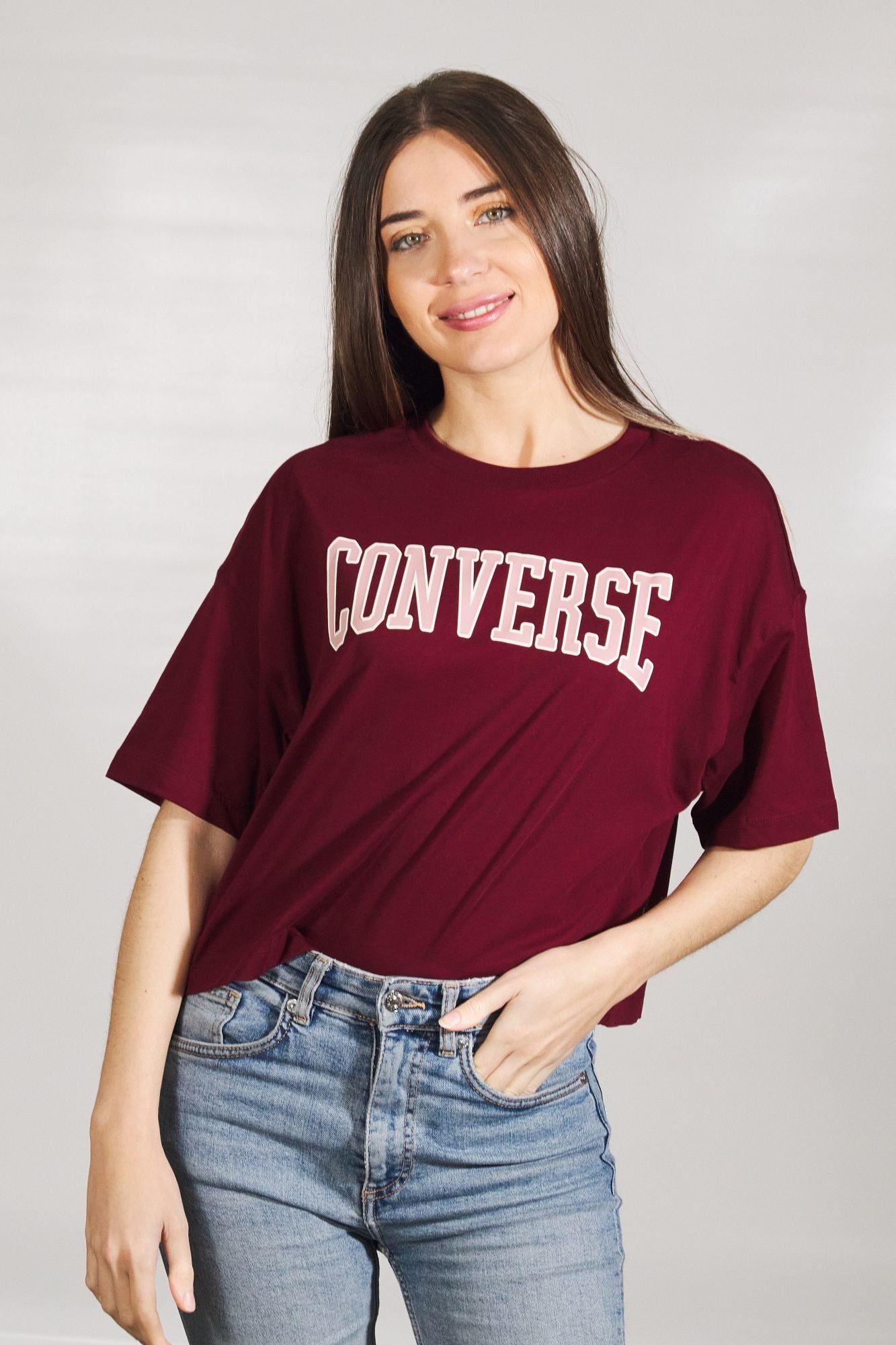 CONVERSE BOXY TEE en color BURDEOS (1)