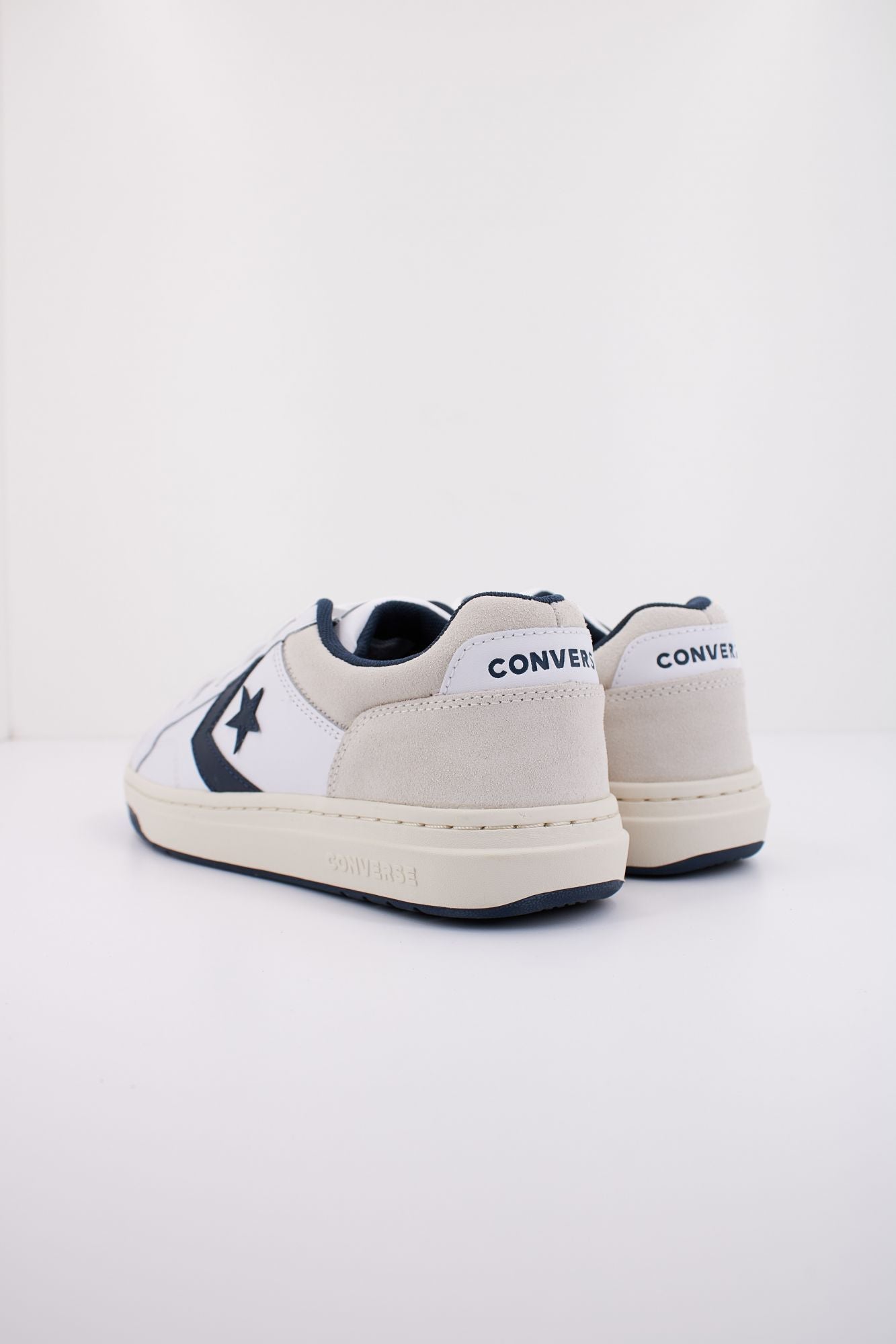 CONVERSE PRO BLAZE CLASSIC LEATHER & SUEDE en color BLANCO (4)