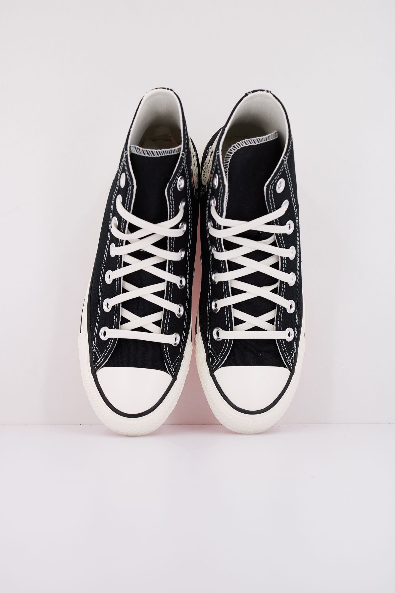 CONVERSE CHUCK TAYLOR ALL STAR EMBROIDERED LITTLE FLOWERS en color NEGRO (3)