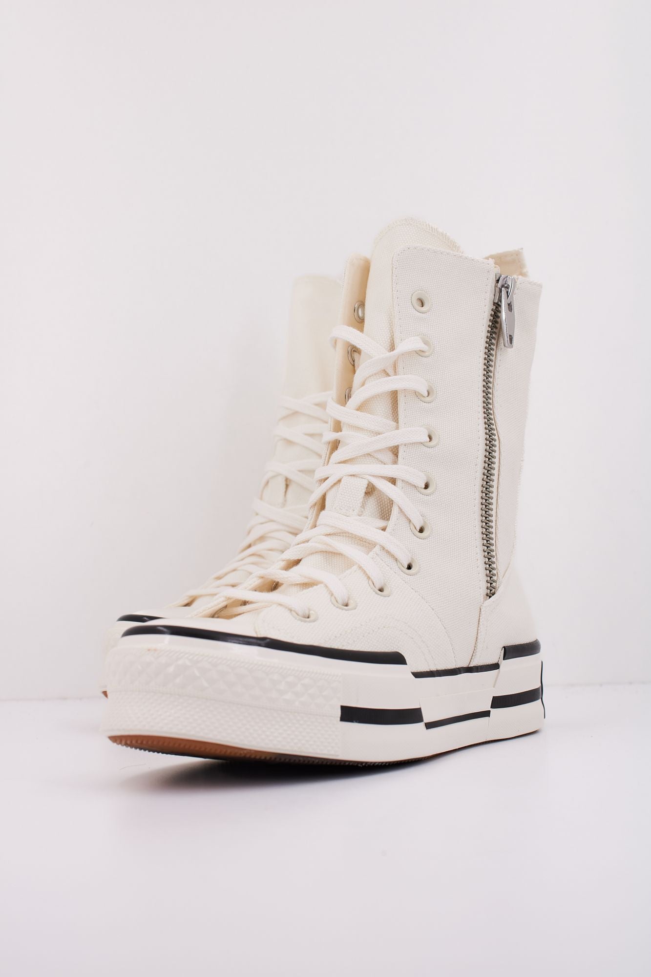 CONVERSE CHUCK 70 PLUS XHI en color BLANCO (2)