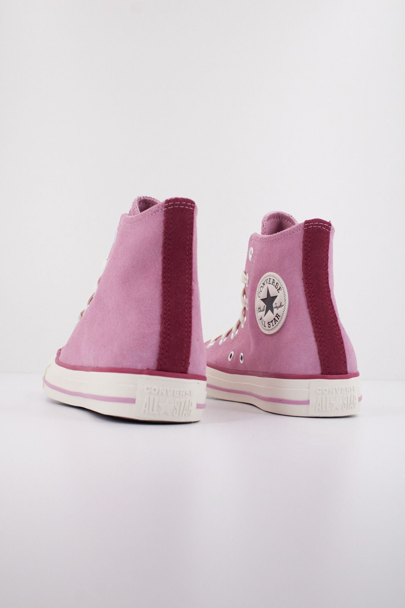 CONVERSE CHUCK TAYLOR ALL STAR CONTRAST SUEDE en color ROSA (4)