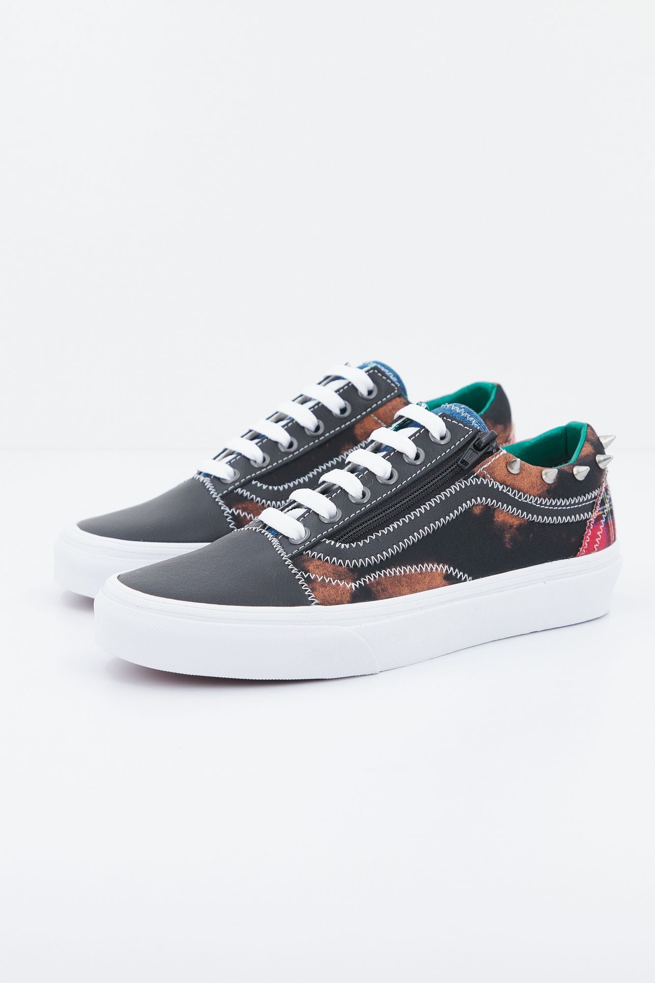 VANS UA OLD SKOOL ZIP en color ANIMAL PRINT (1)