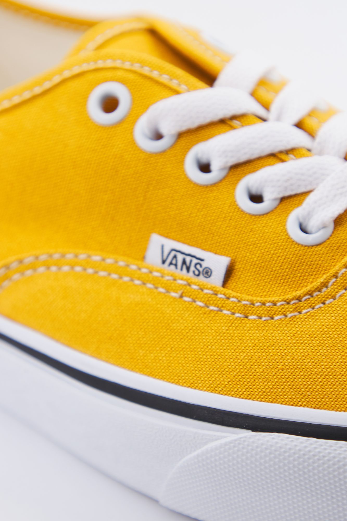 VANS UA AUTHENTIC en color AMARILLO (4)