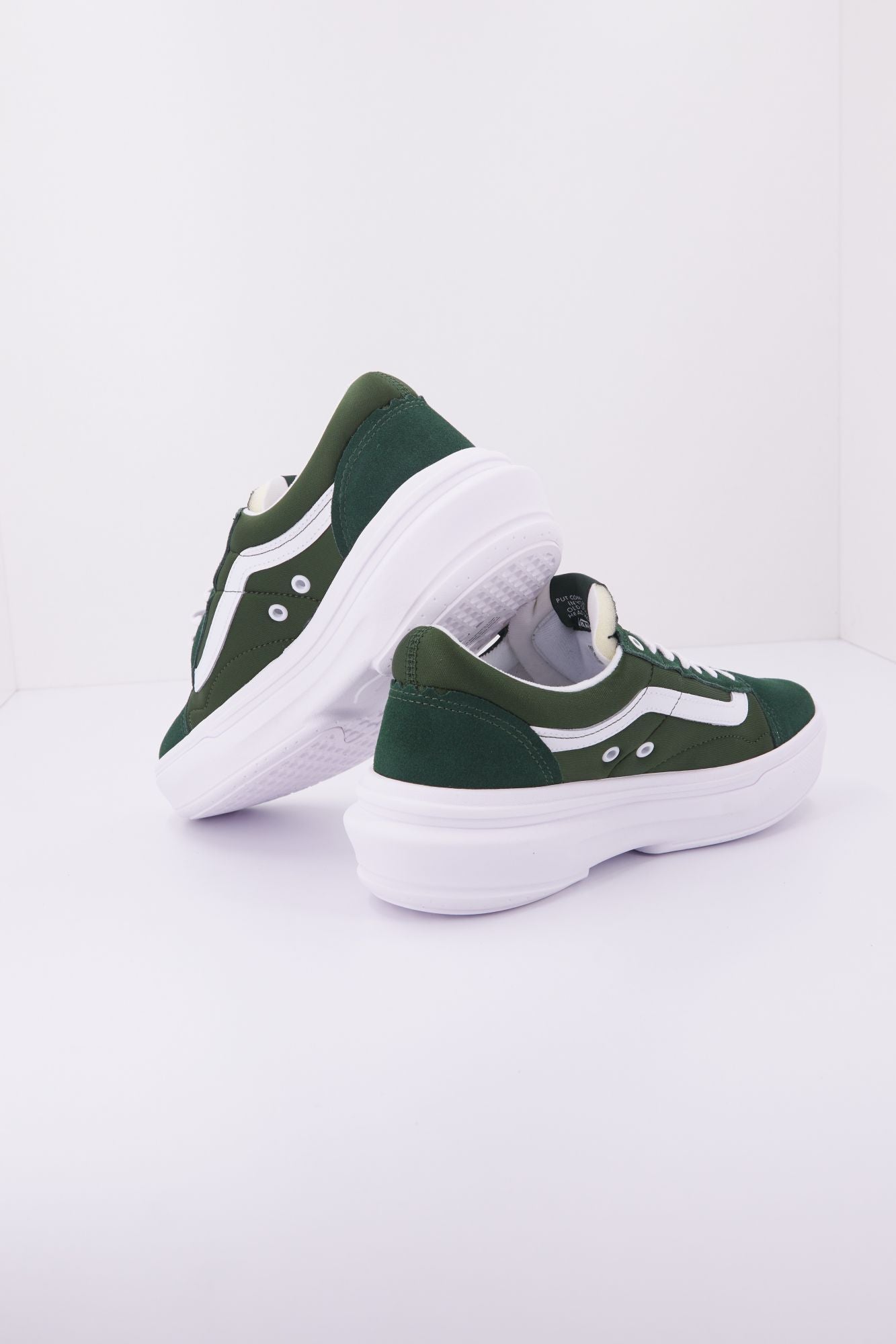 VANS OLD SKOOL OVERT CC en color VERDE (2)