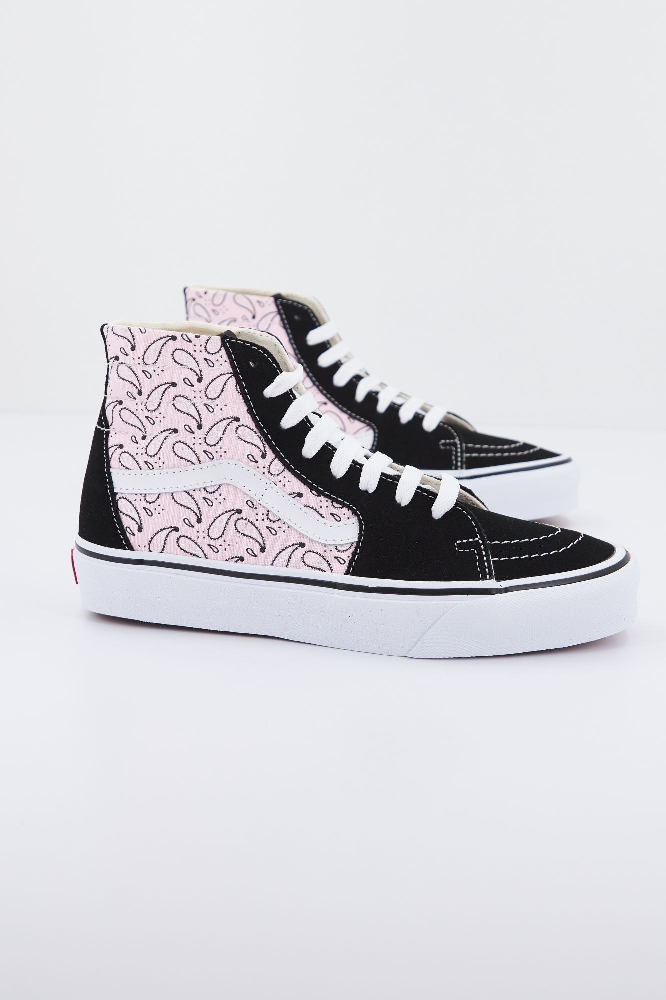 VANS UA SK8-HI en color NEGRO (2)