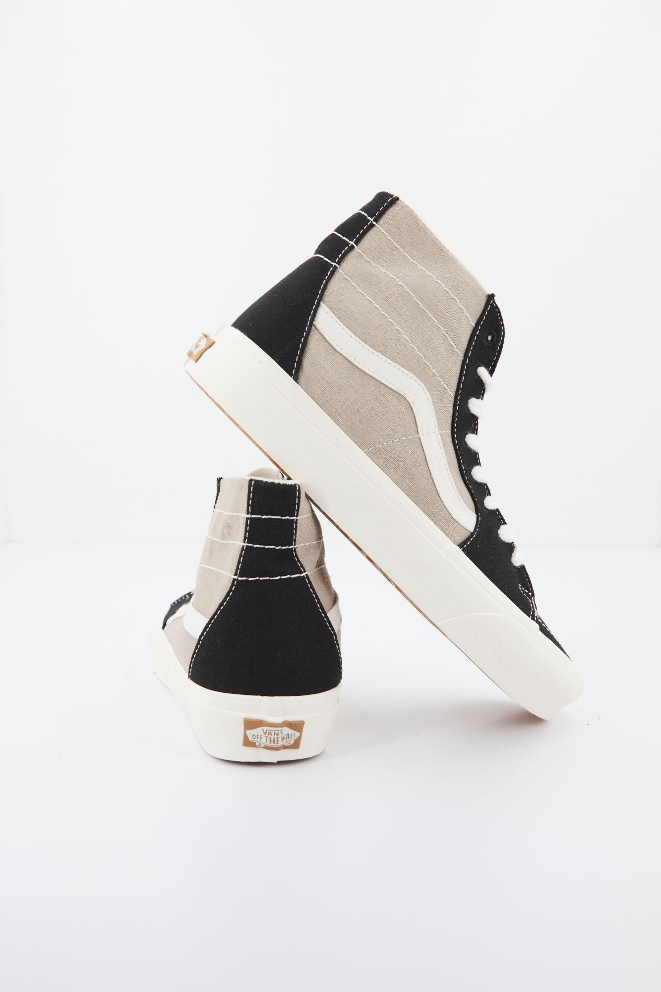 VANS UA SK8-HI en color NEGRO (2)