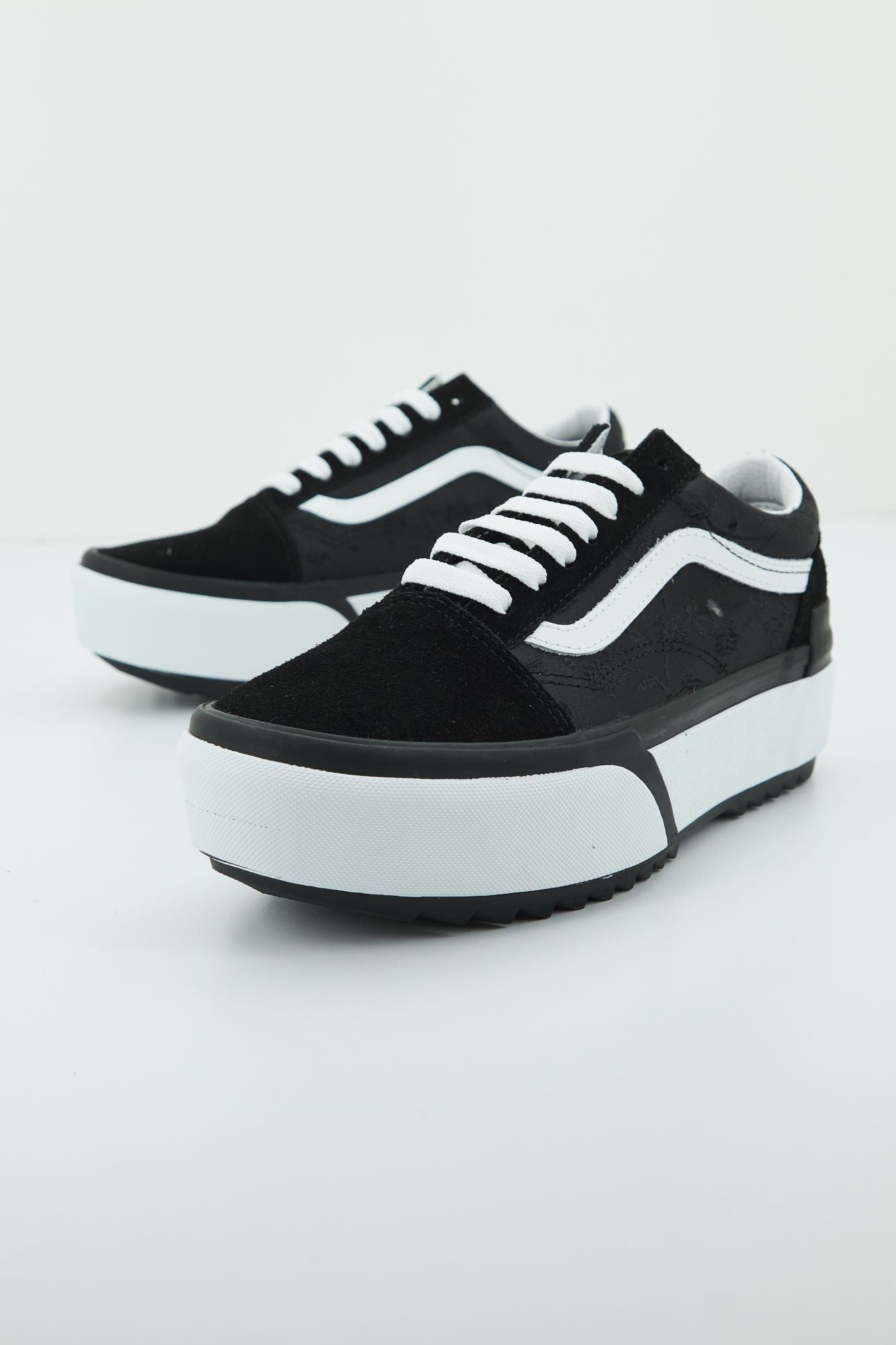 VANS UA OLD SKOOL STACKED en color NEGRO (1)