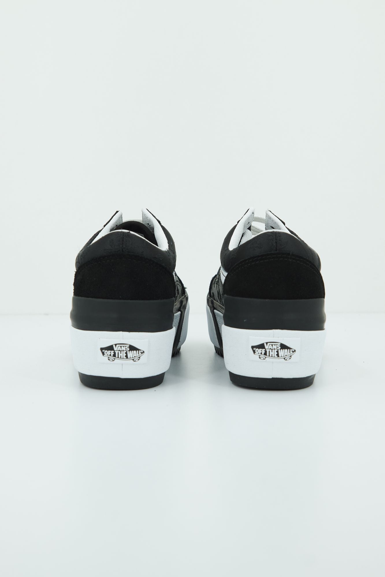 VANS UA OLD SKOOL STACKED en color NEGRO (3)