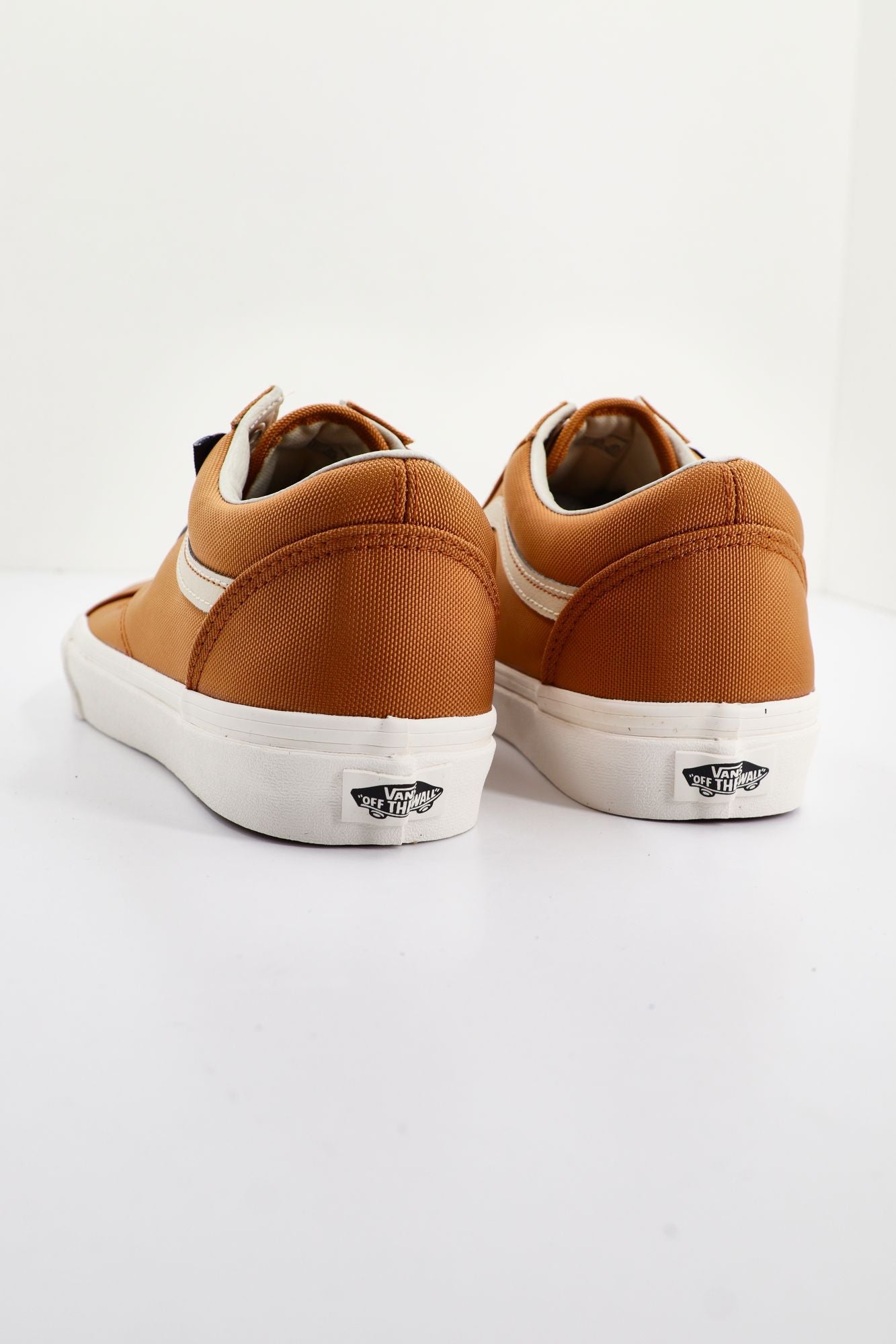 VANS VN0A4BW2K0A1 en color AMARILLO (3)