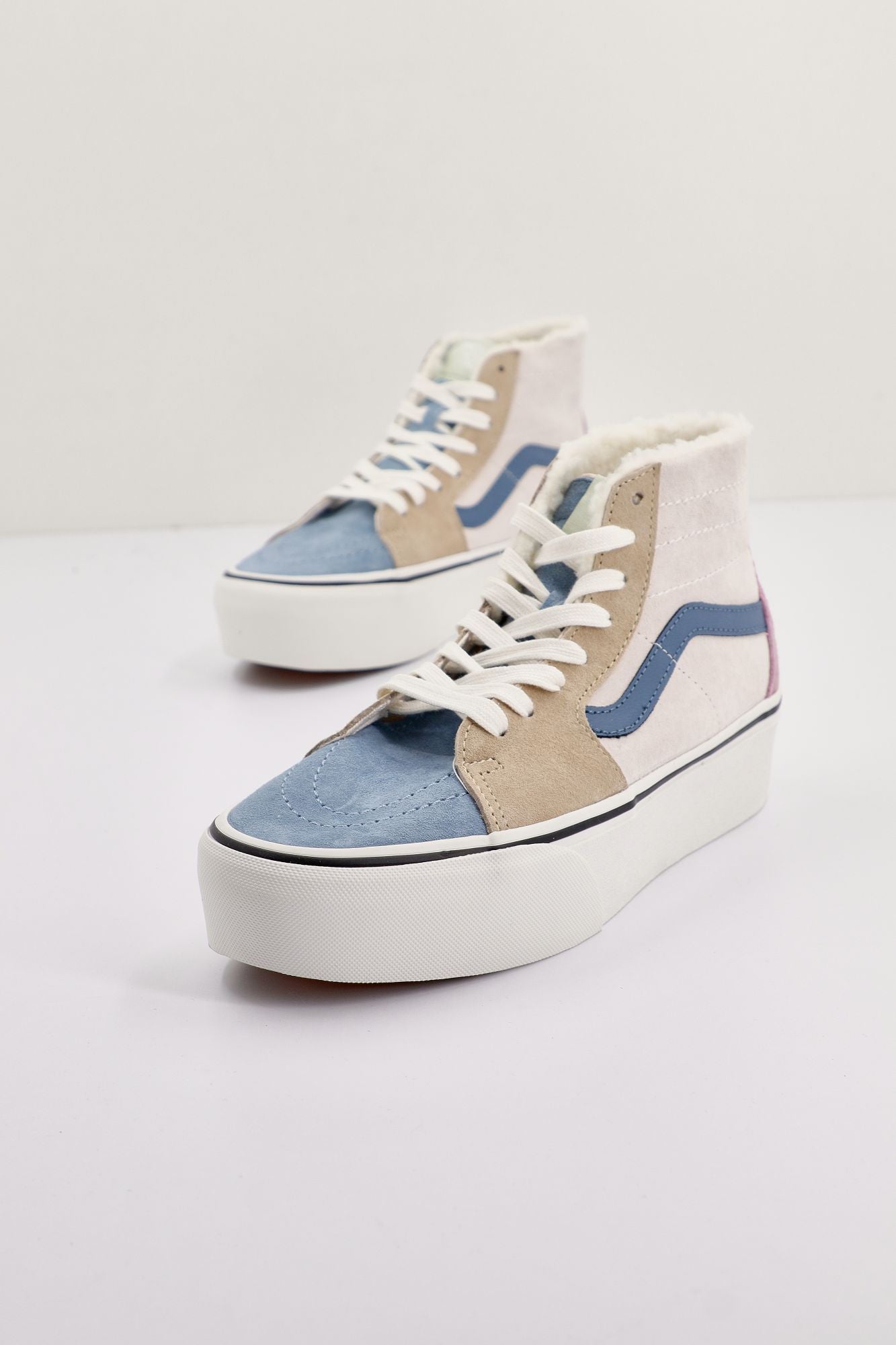 VANS UA SK8-HI en color MULTICOLOR (2)