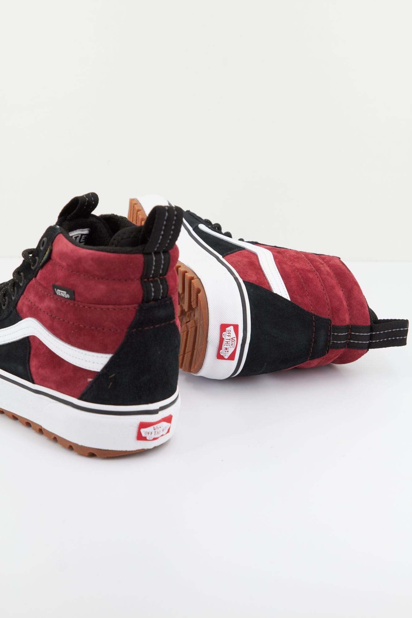 VANS SK8-HI MTE-2 en color NEGRO (3)