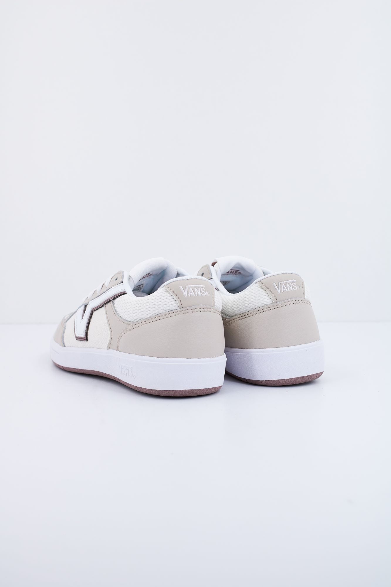 VANS LOWLAND CC en color MARRON CLARO (3)