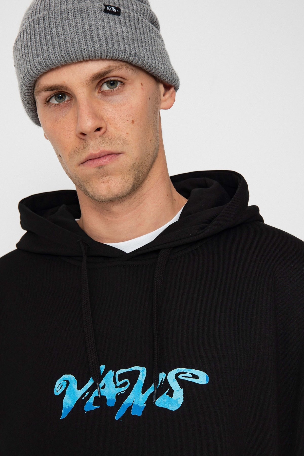 VANS LOOSE PO HOODIE en color NEGRO (3)