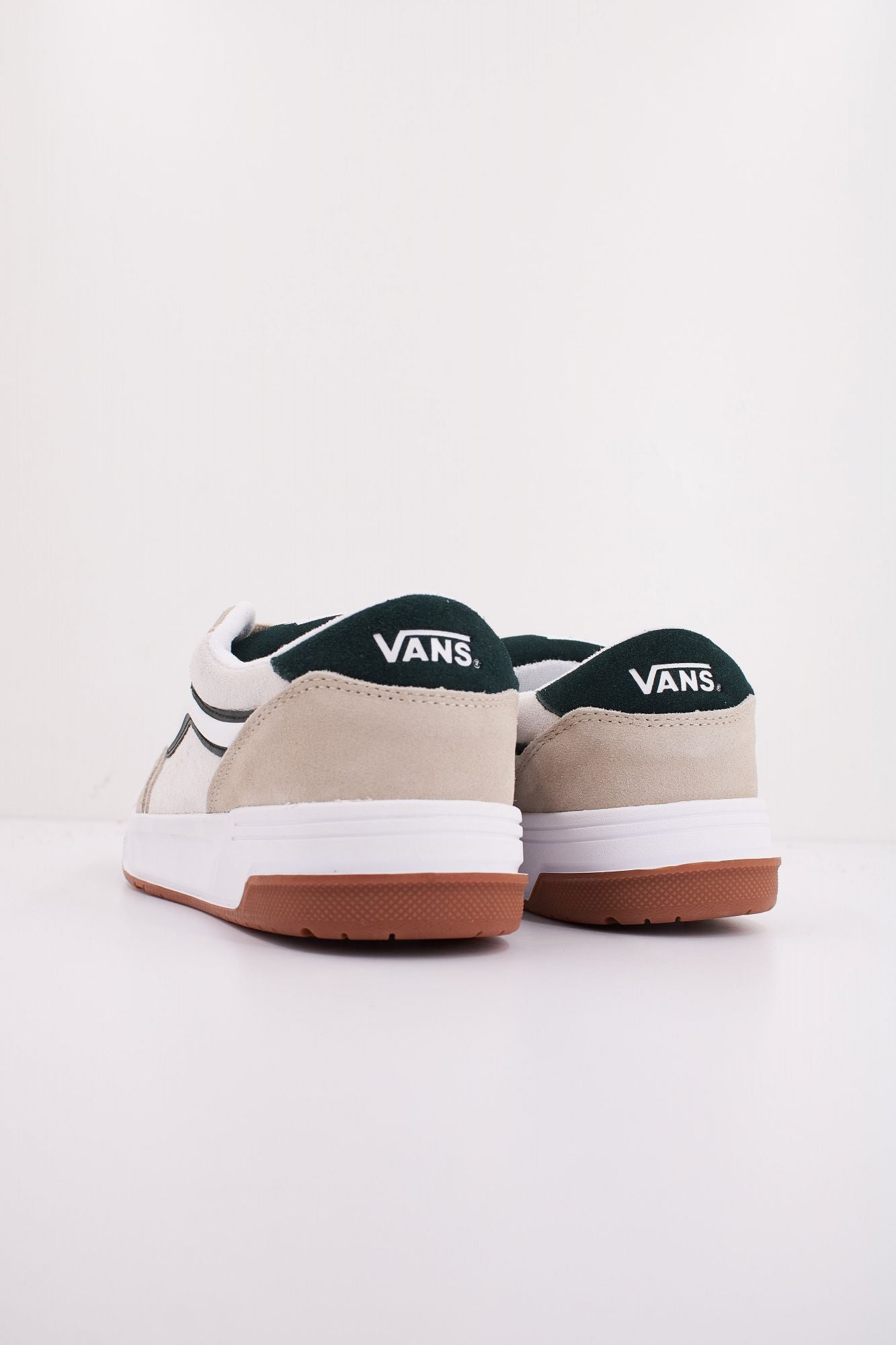VANS HYLANE en color BEIS (4)