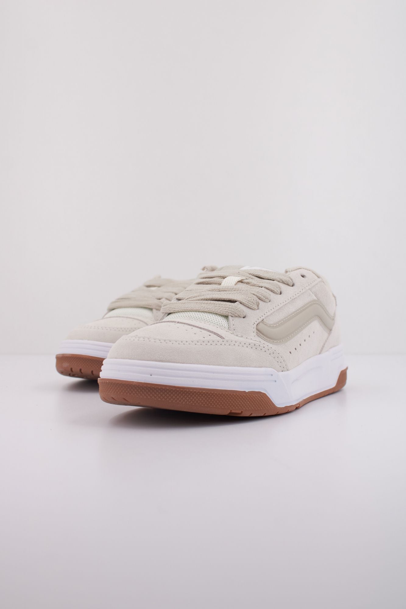 VANS HYLANE en color MARRON CLARO (2)