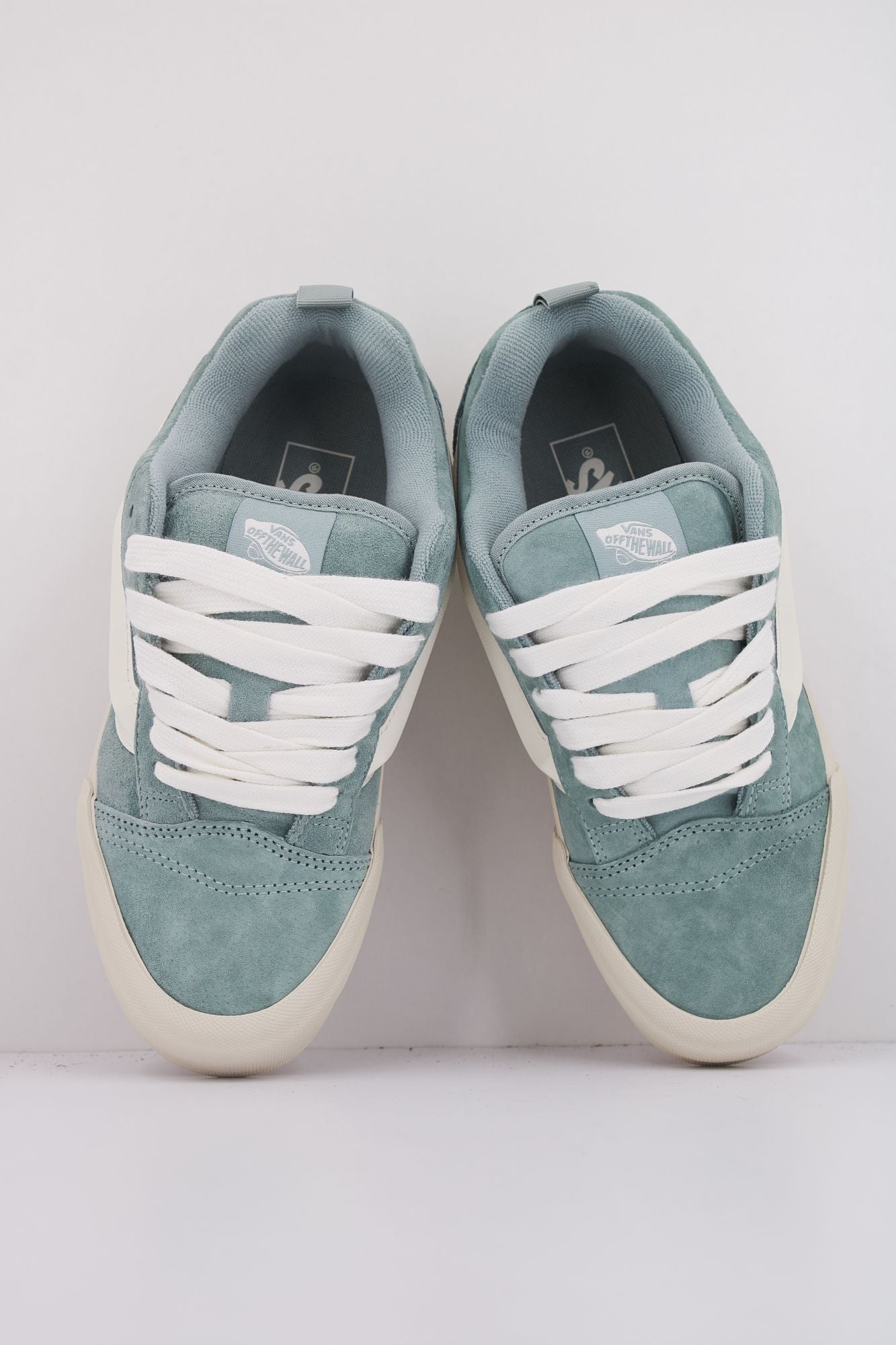 VANS KNU SKOOL PIG SUEDE en color VERDE (3)