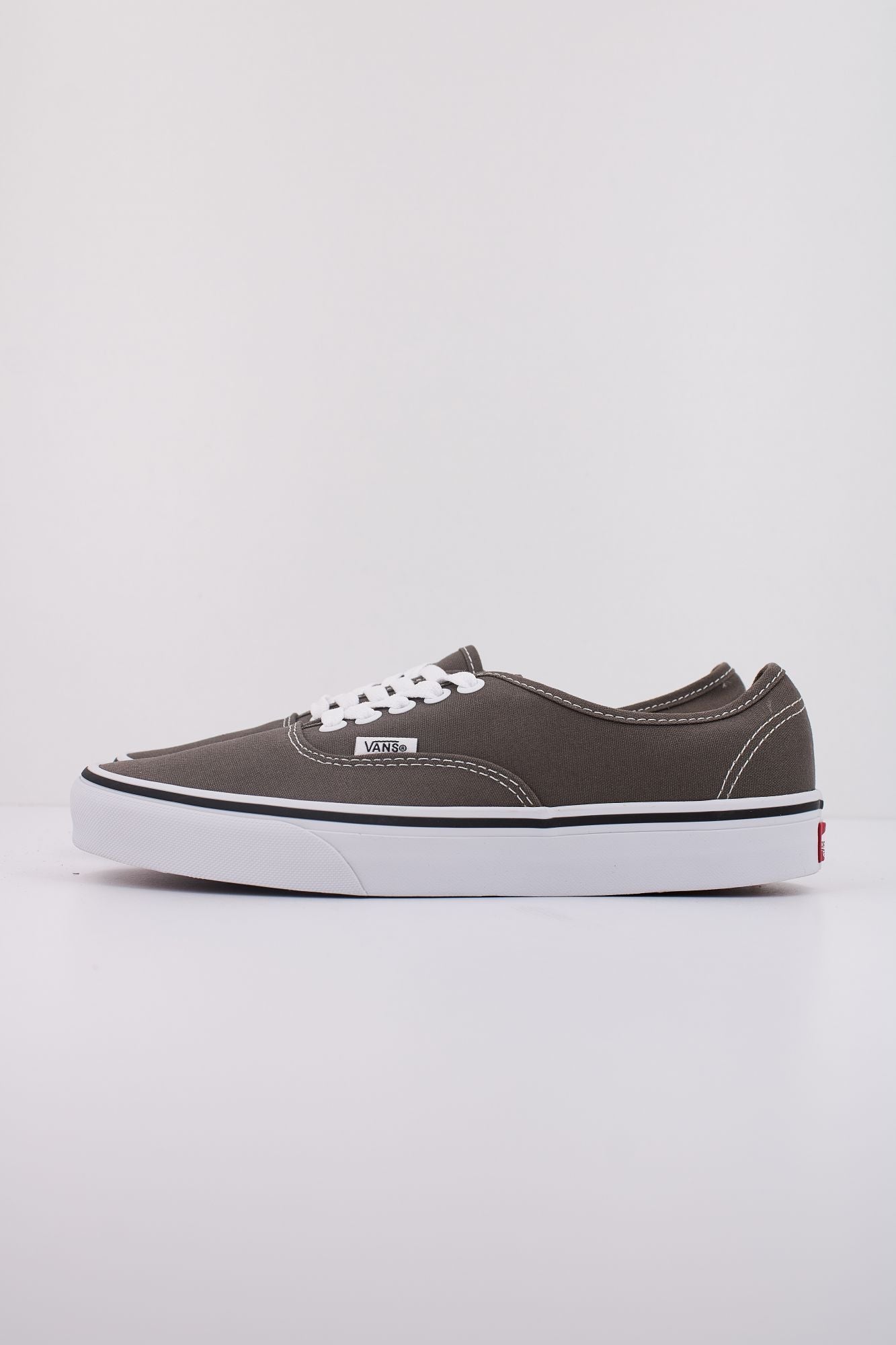 VANS AUTHENTIC en color MARRON (1)