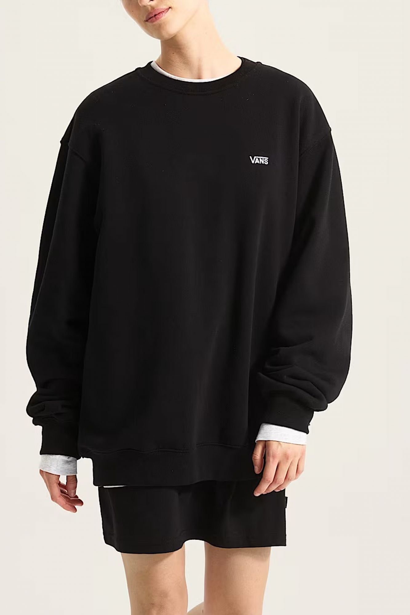 VANS LEFT CHEST CREW en color NEGRO (1)