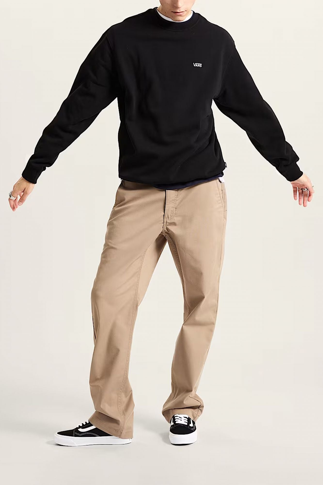 VANS LEFT CHEST CREW en color NEGRO (4)
