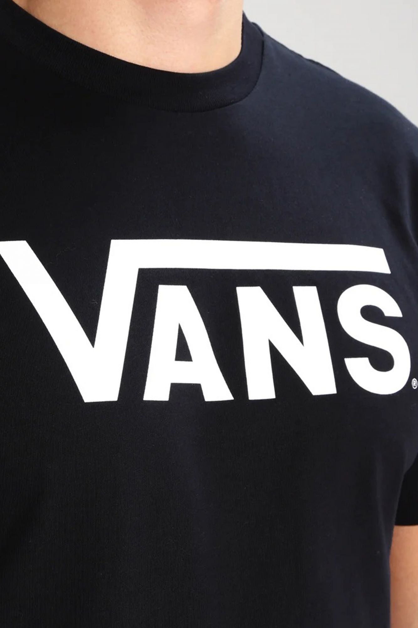 VANS CLASSIC SS TEE en color NEGRO (4)