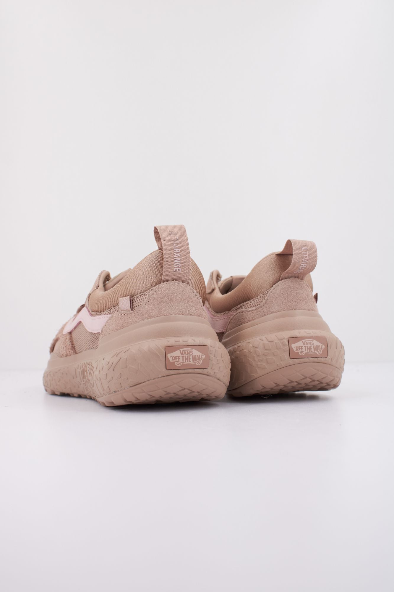 VANS MTE ULTRARANGE NEO VR3 en color BEIS (4)