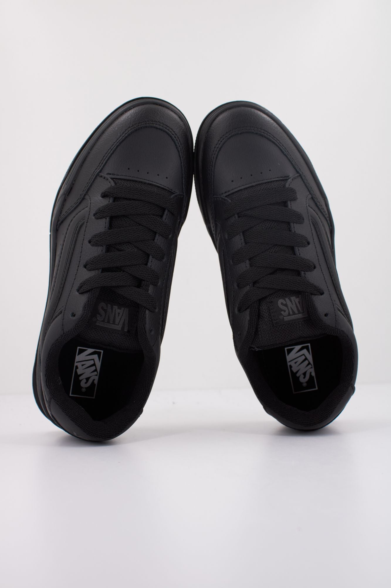 VANS HYLANE en color NEGRO (3)