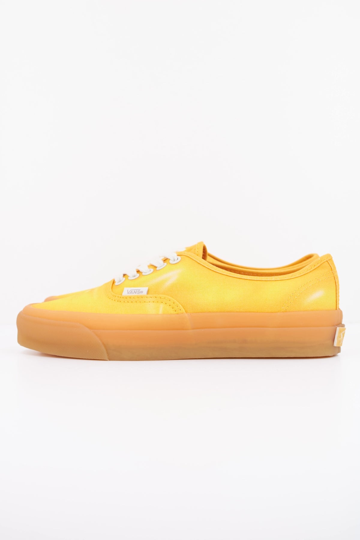 VANS AUTHENTIC en color AMARILLO (1)