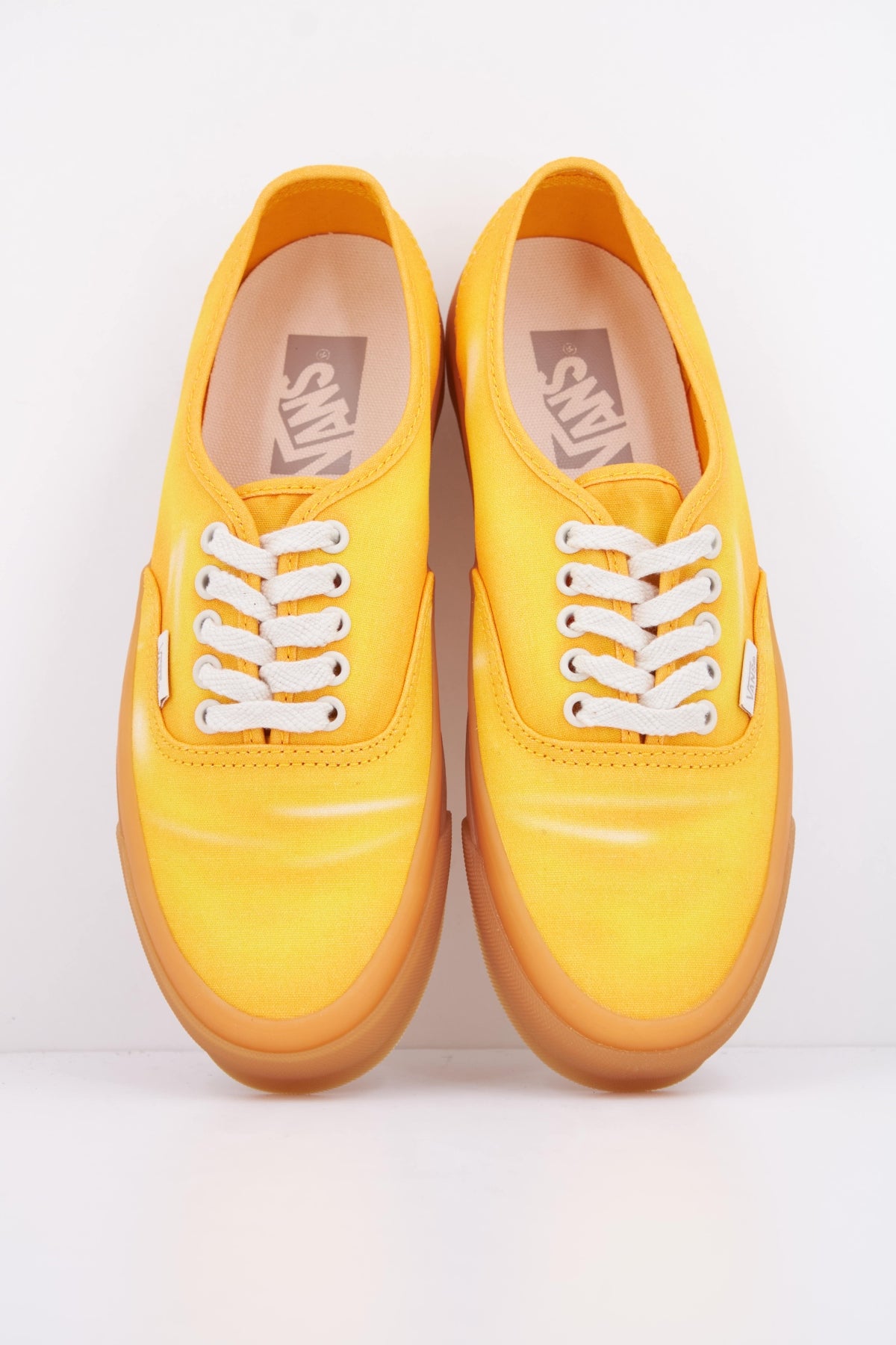 VANS AUTHENTIC en color AMARILLO (3)