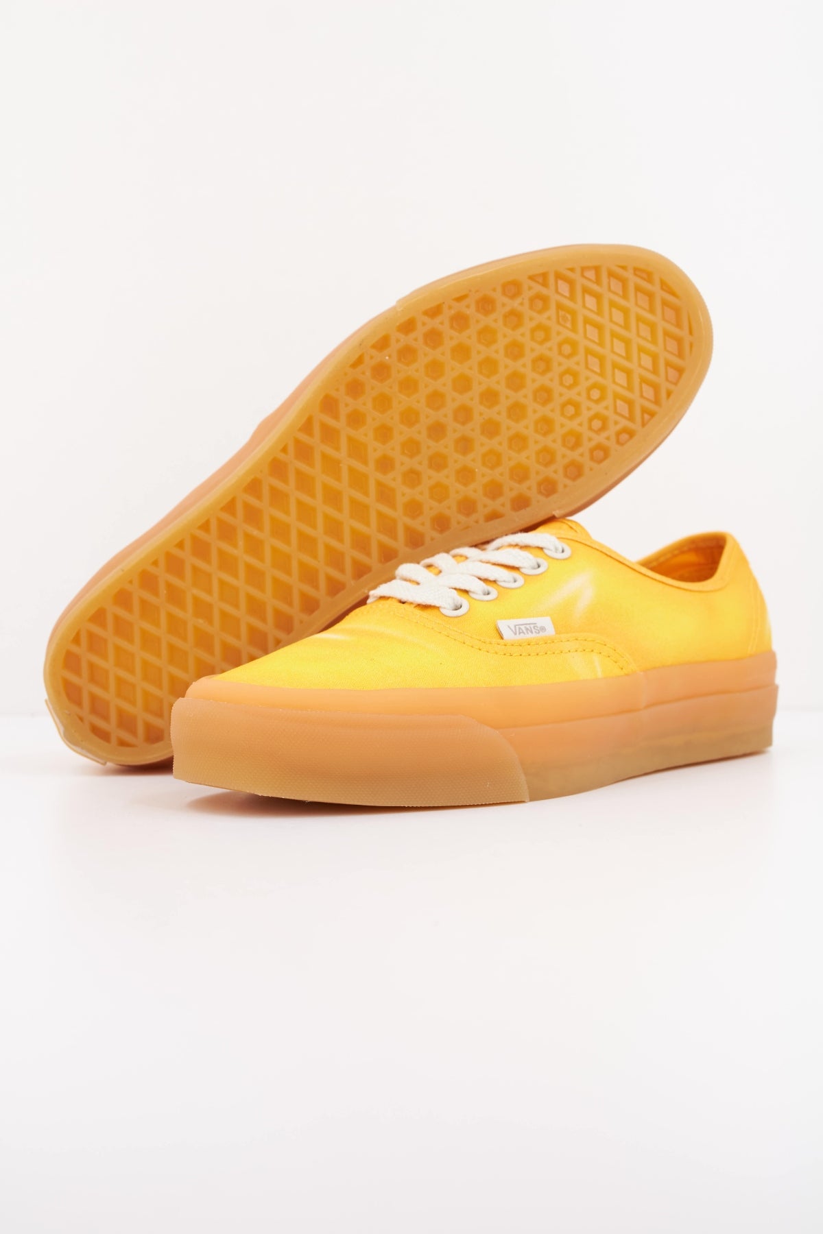 VANS AUTHENTIC en color AMARILLO (5)