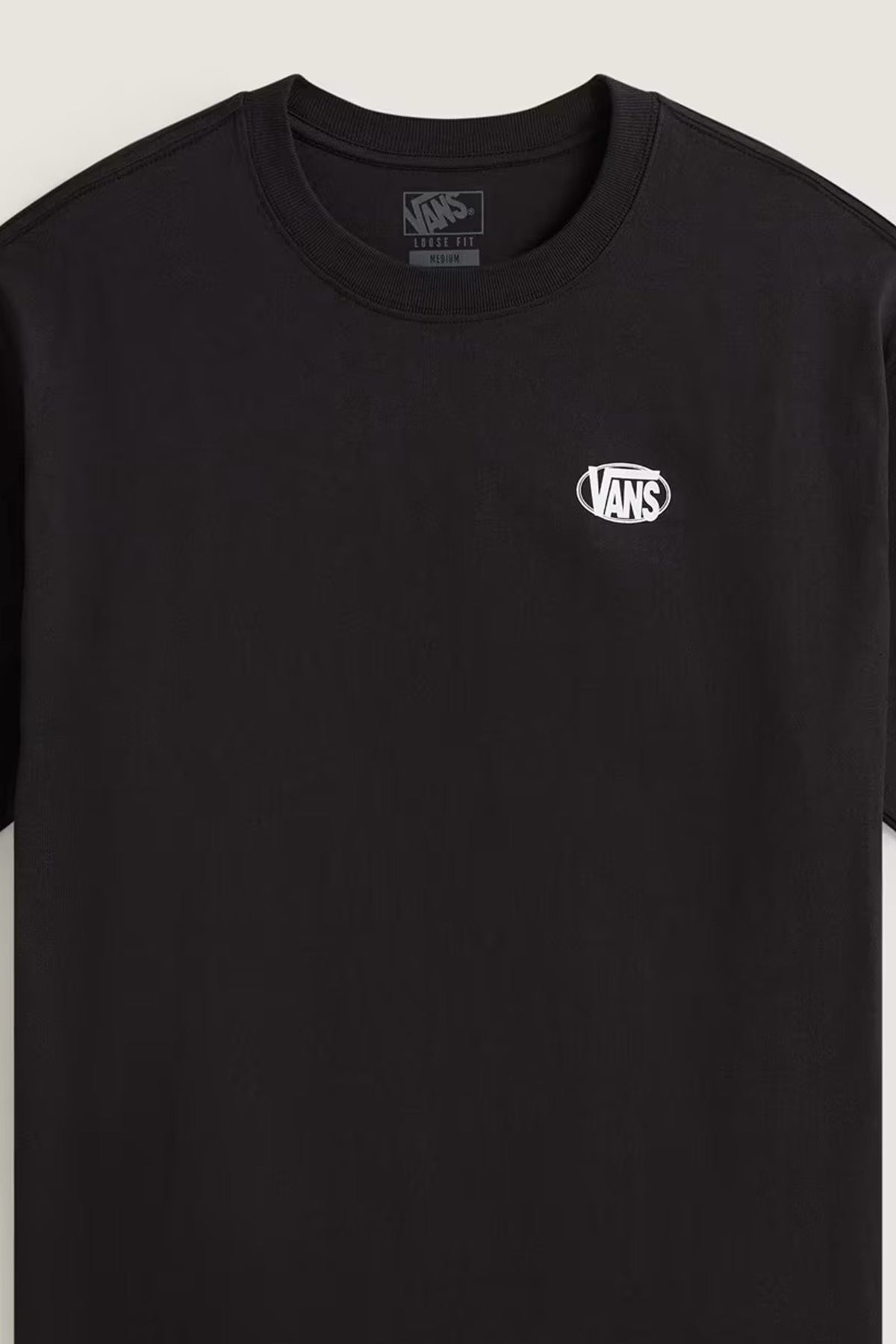 VANS OVAL LOGO LOOSE SS TEE en color NEGRO (3)