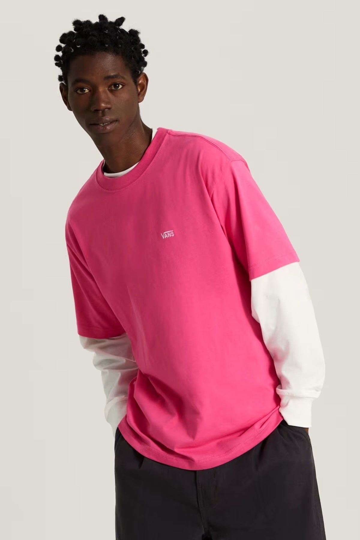 VANS VN0010FFGSE1 LEFT CHEST II LOOSE SS en color ROSA (1)