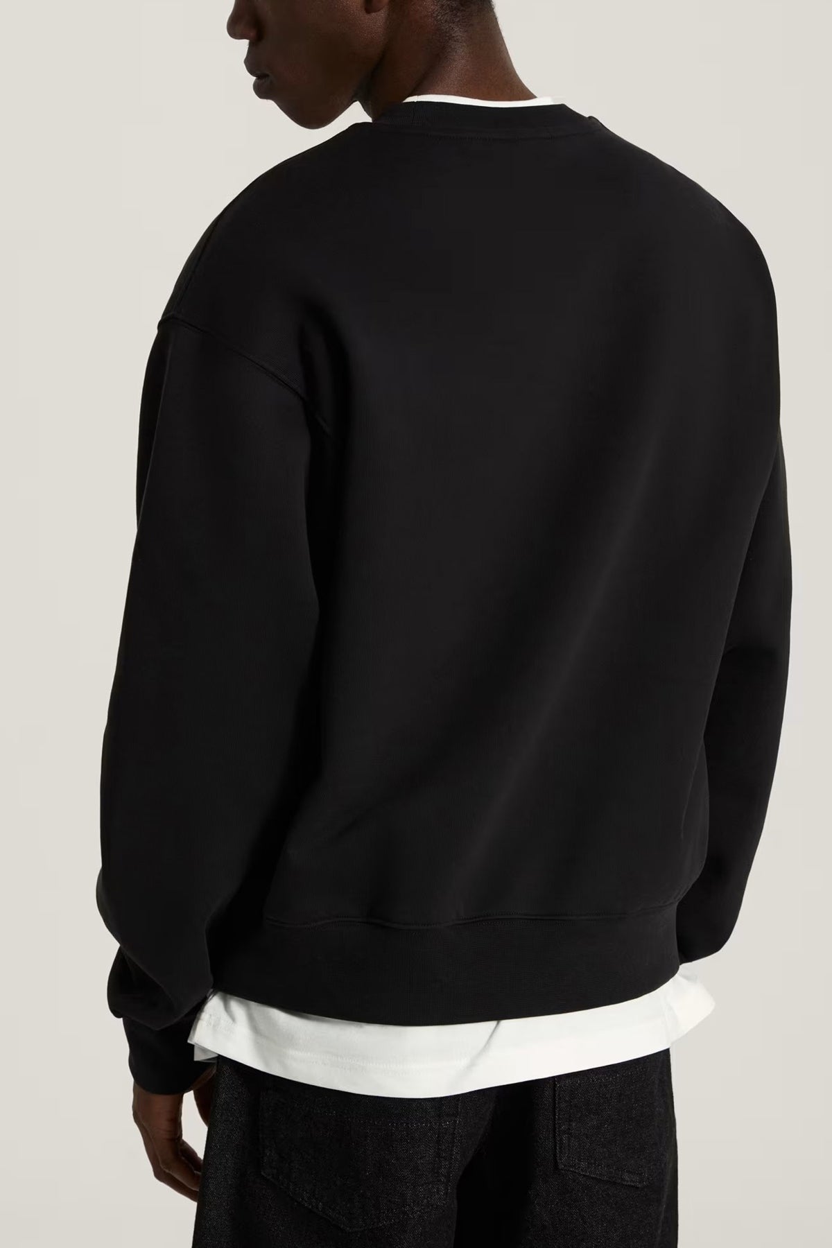 VANS LEFT CHEST II CREW en color NEGRO (2)