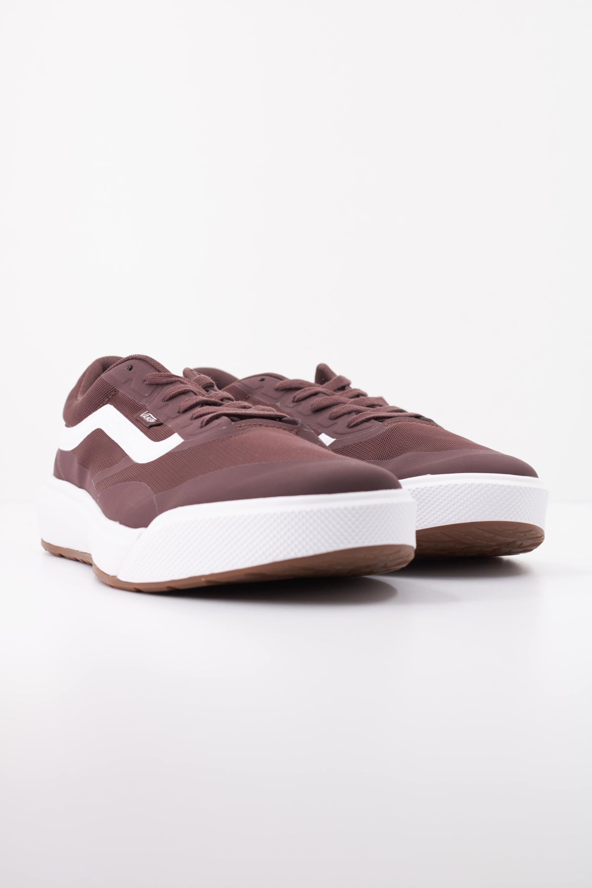 VANS ULTRARANGE en color BURDEOS (2)