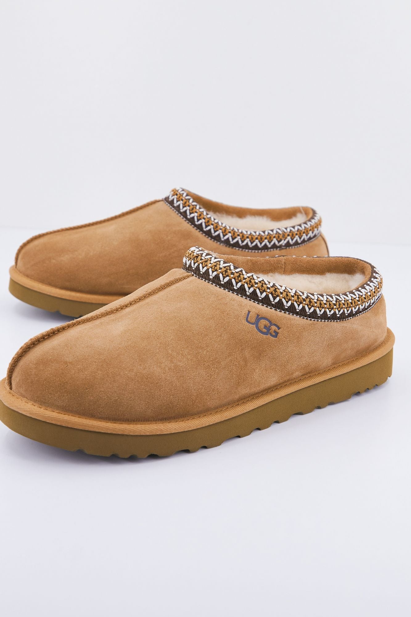 UGG M TASMAN en color MARRON (2)