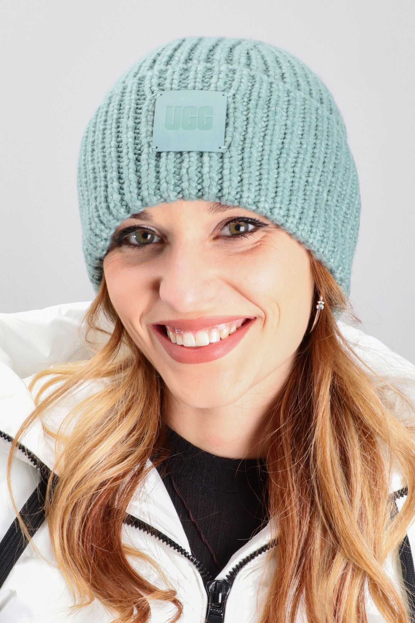 UGG CHUNKY RIB KNIT SCARF en color VERDE (2)