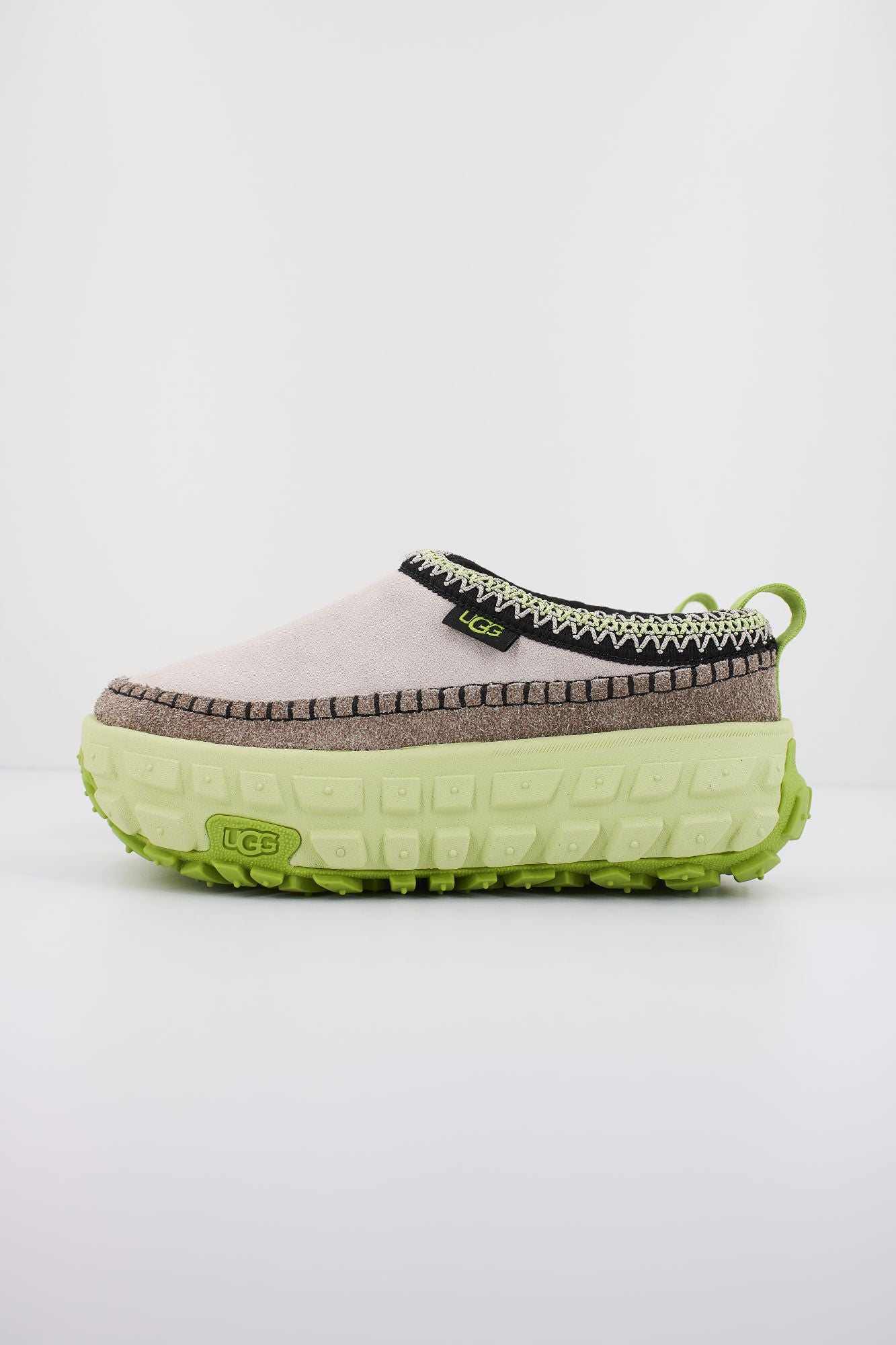 UGG W VENTURE DAZE en color BEIS (1)