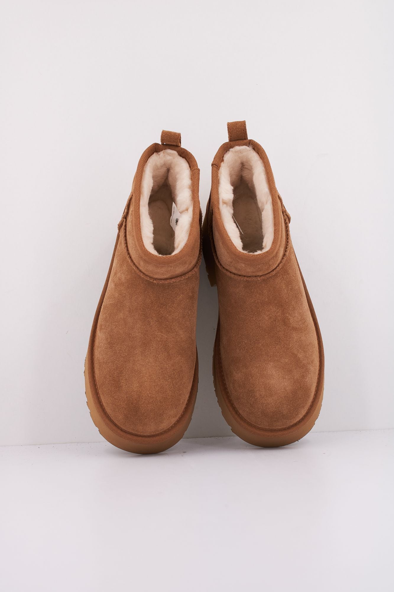 UGG CLASSIC ULTRA MINI NEW H en color MARRON (3)