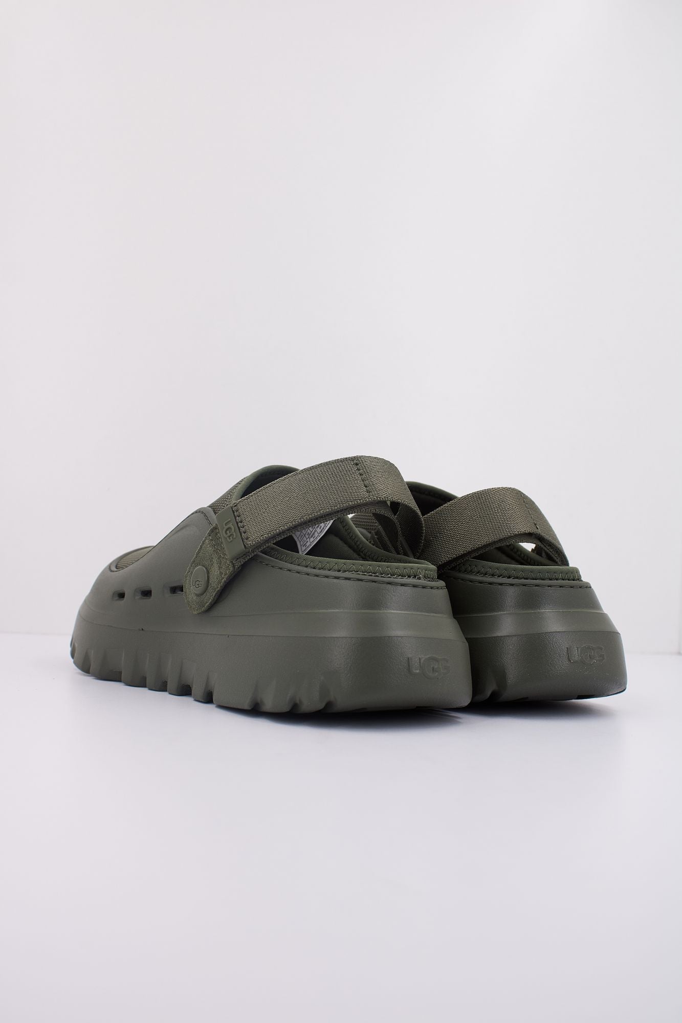 UGG M PEACKMOD en color VERDE (4)